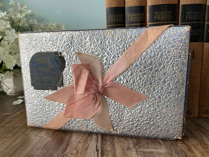 Antique Donna Deane Chocolate Box, Boston Candy Company at Duckwells