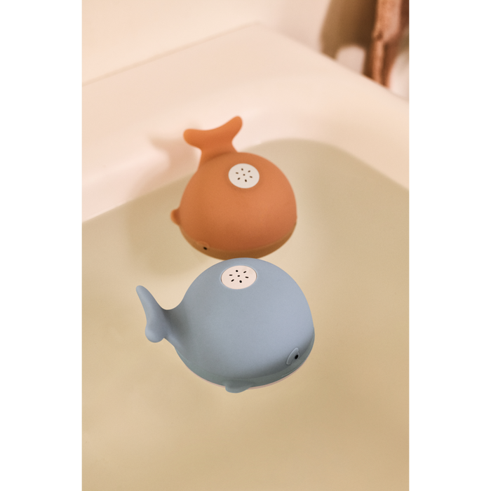 Liewood - Bath Toy - Galen Sprinkler Whale - Pale Tuscany - Lifestyle Cut