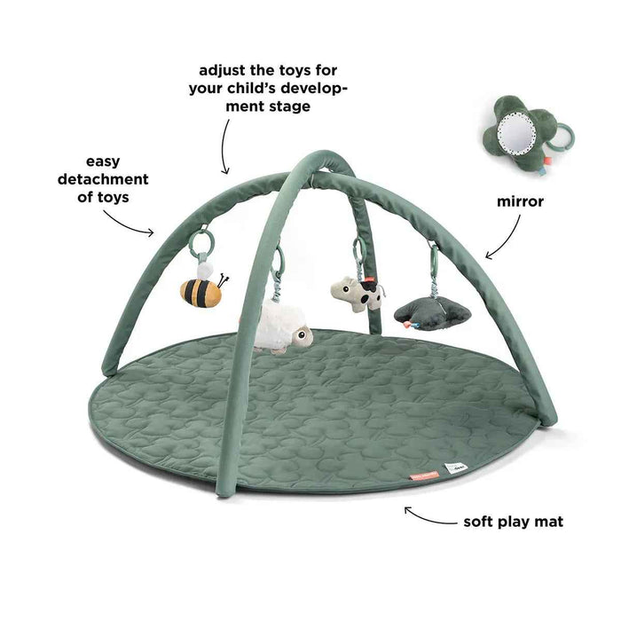 Done by Deer® Igralna podloga z lokom Tiny Farm Green Done by Deer