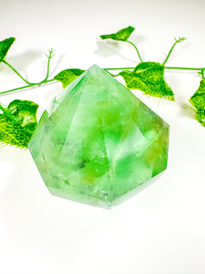 Green Emerald Fluorite Gem Cut Diamond (40A)