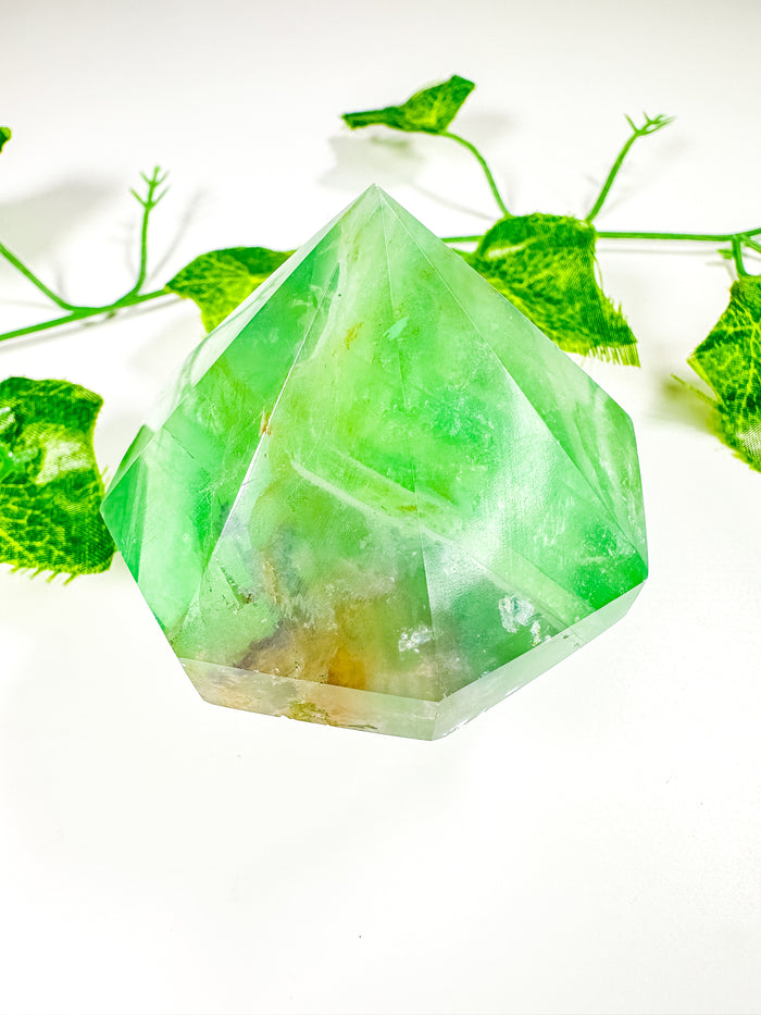 Green Emerald Fluorite Gem Cut Diamond (40A)