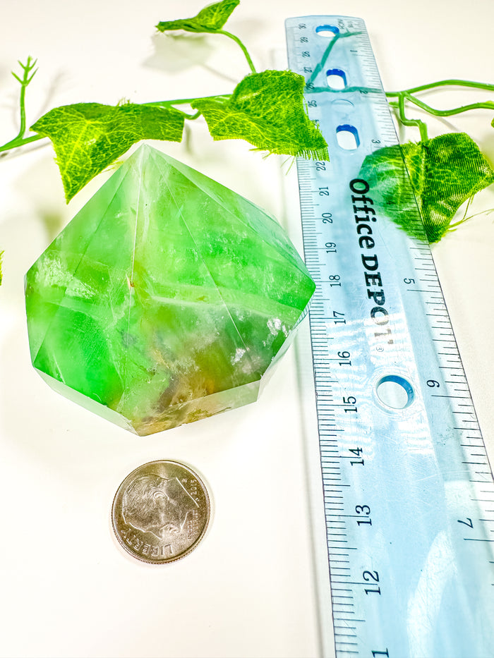 Green Emerald Fluorite Gem Cut Diamond (40A)