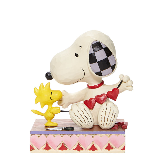 Jim Shore Peanuts - Snoopy with Hearts Garland Figurine 6007937