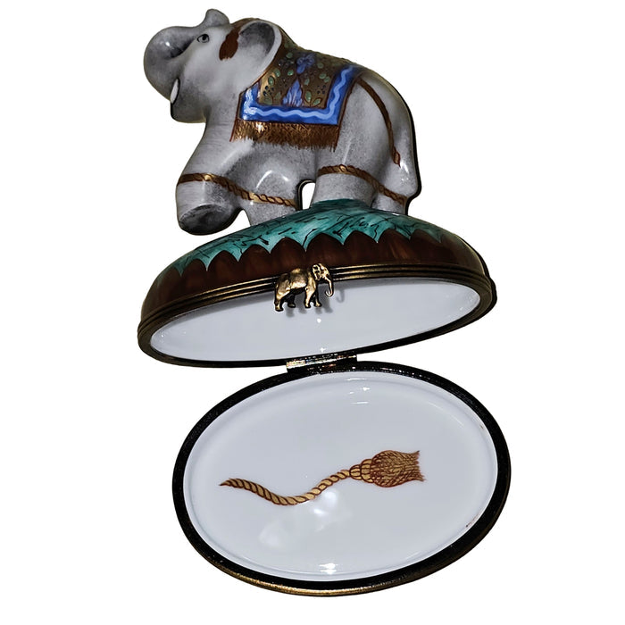 Elegant Trunk-Up Elephant Figurine Porcelain Limoges Wild kids French Trinket Box