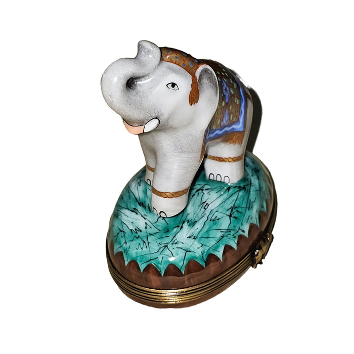 Elegant Trunk-Up Elephant Figurine Porcelain Limoges Wild kids French Trinket Box