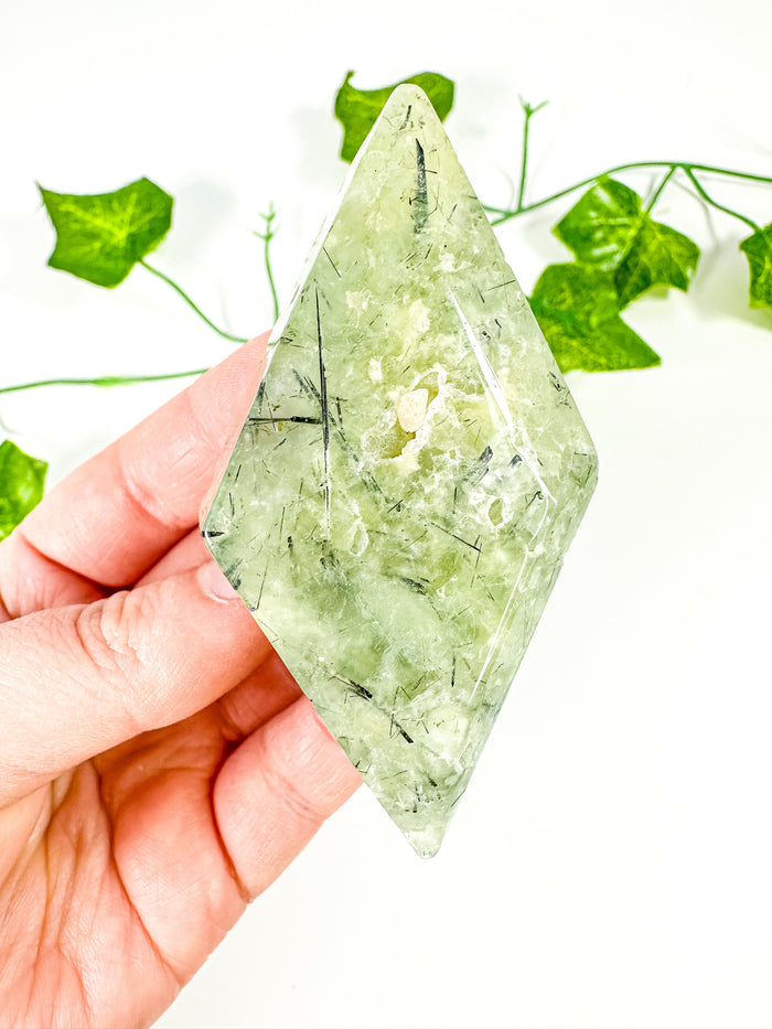 Prehnite Diamond (15A)