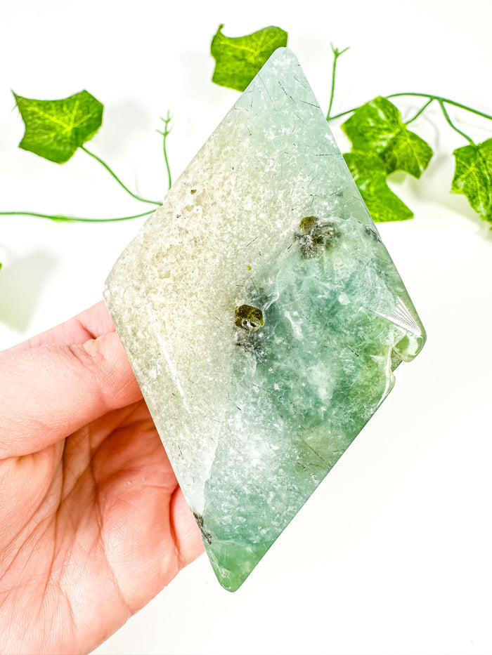 Prehnite Diamond (25B)