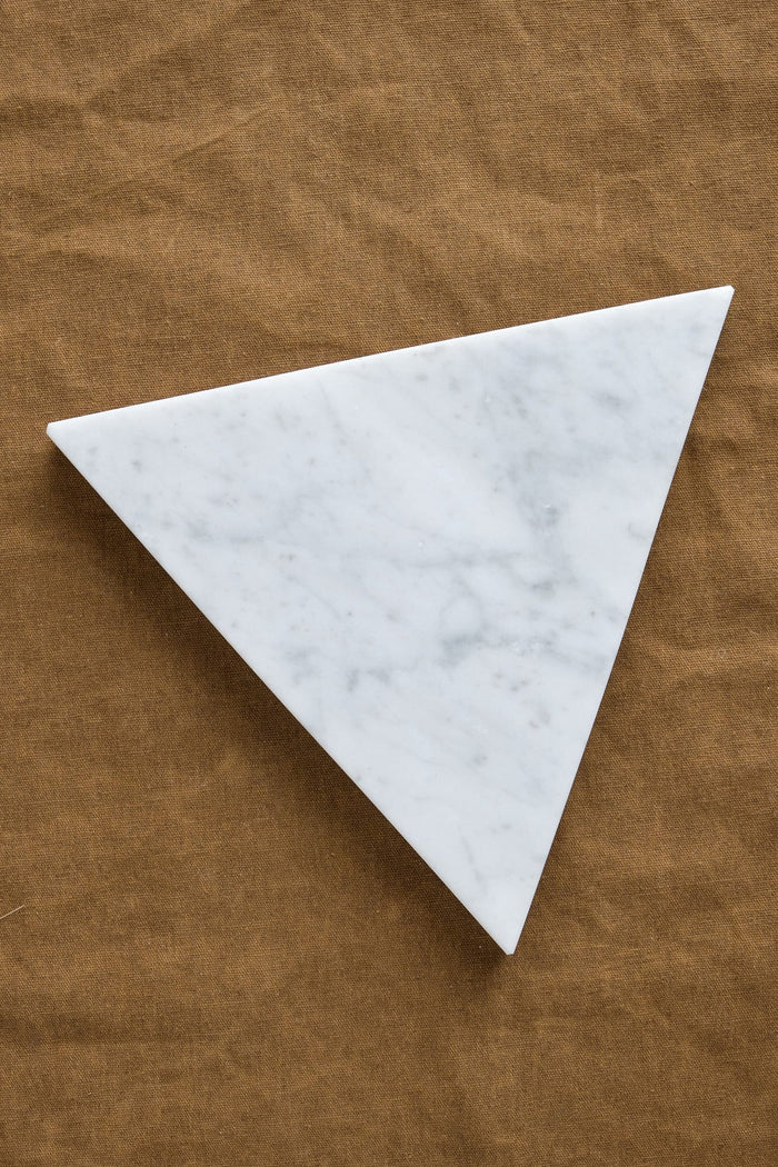 Fort Standard Home Kitchen Trivets Triangle Marble Trivet White Carrara / 7" L X 7" W X 1" H