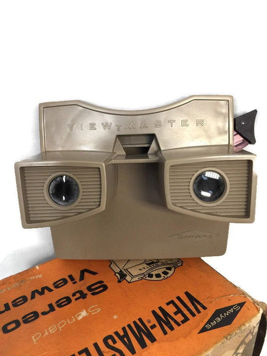 Vintage View Master with 20 Reels at Duckwells